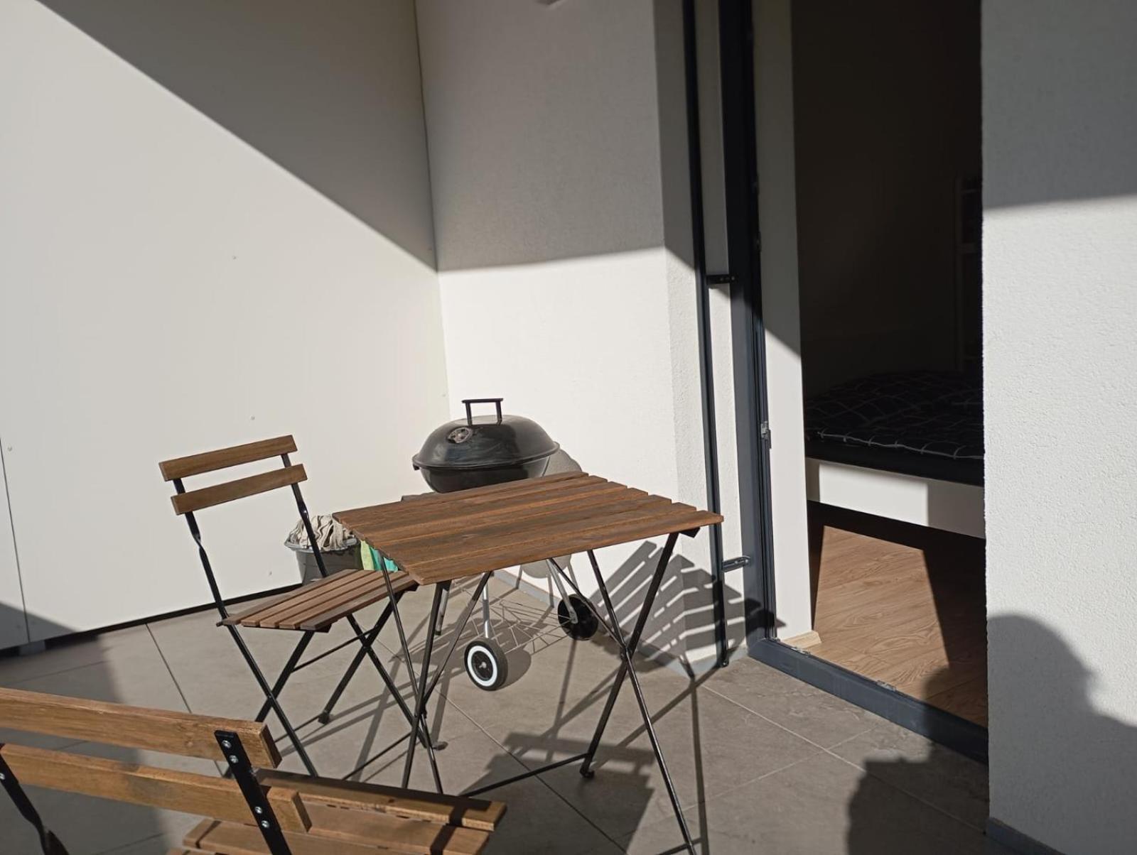 Novy V Centru, Soukrome Parkovani Appartement